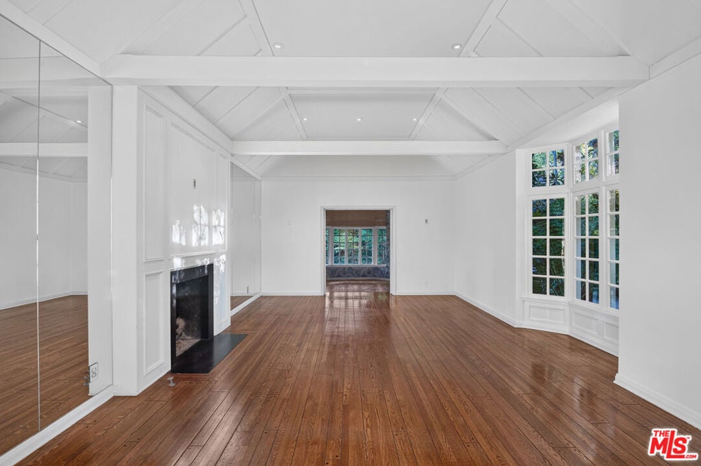 Photo of 602 Foothill Road, Beverly Hills, CA 90210 (MLS # 26998925)