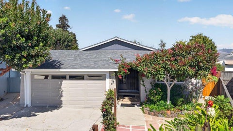 Photo of 722 Heather Court, Watsonville, CA 95076 (MLS # ML82061842)