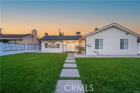 Photo of 11120 Haskell, Granada Hills, CA 91344 (MLS # GD26033975)
