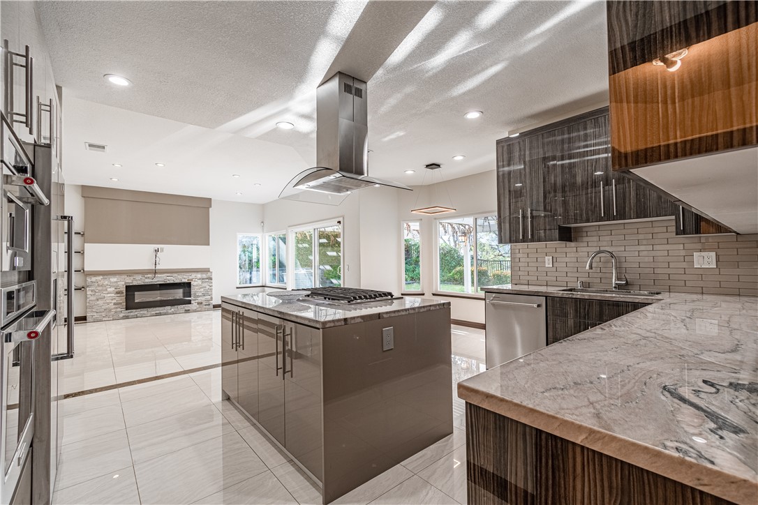 3537 Foxglove Road