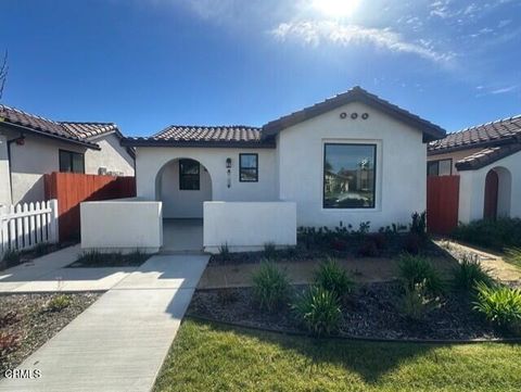 Photo of 1150 W 1st Street, Oxnard, CA 93030 (MLS # V1-37510)