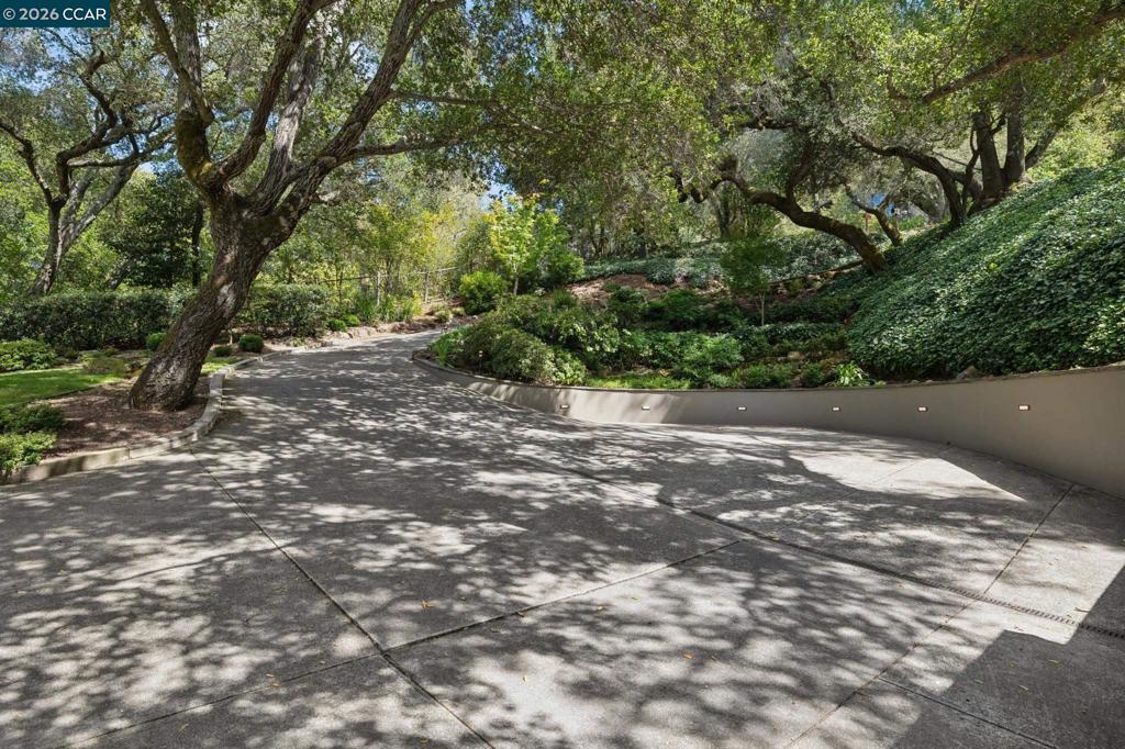 124 CAMINO SOBRANTE