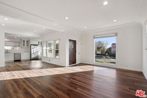 Photo of 1603 S Ogden Drive, Los Angeles, CA 90019 (MLS # 26636171)