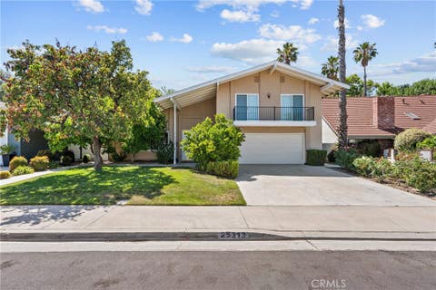 Photo of 25313 Via Brasa, Valencia, CA 91355 (MLS # SR26133280)