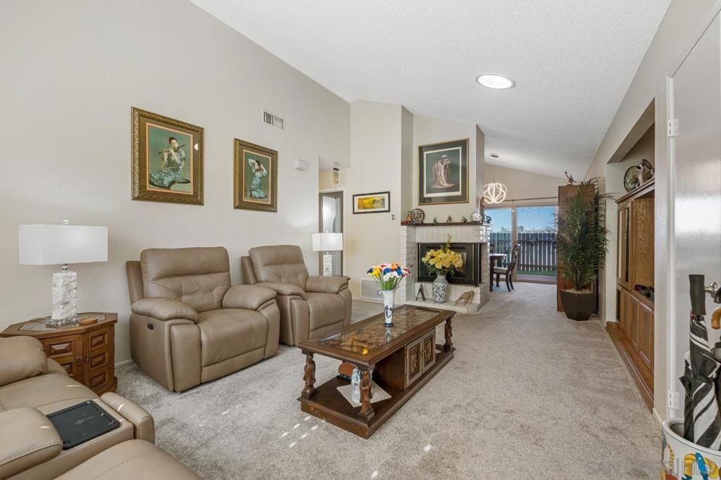 Photo of 724 Nob Circle Cir, Vista, CA 92084 (MLS # 260002751SD)