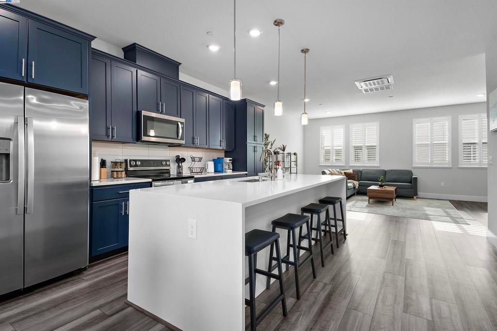 Photo of 538 Martin Mariner Avenue Ave, Alameda, CA 94501 (MLS # 41112428)