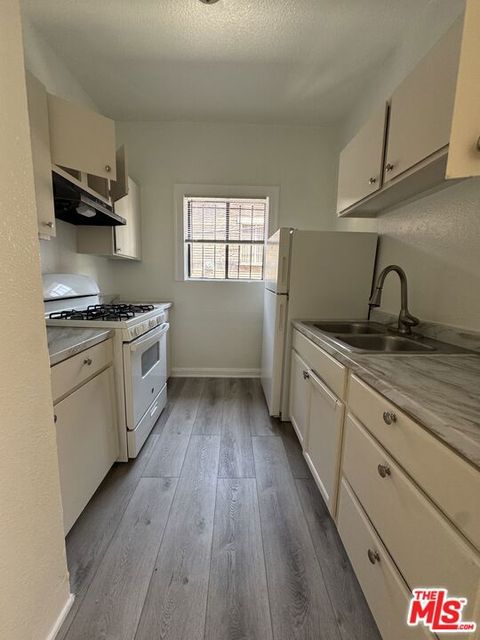 Photo of 3051 Leeward Avenue #211, Los Angeles, CA 90005 (MLS # 25570545)