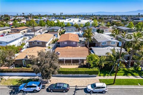 284 16th Place Costa Mesa CA 92627
