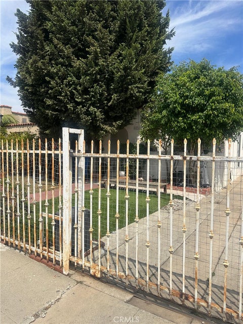 Photo of 6534 4th AVE, Los Angeles, CA 90043 (MLS # DW26193684)