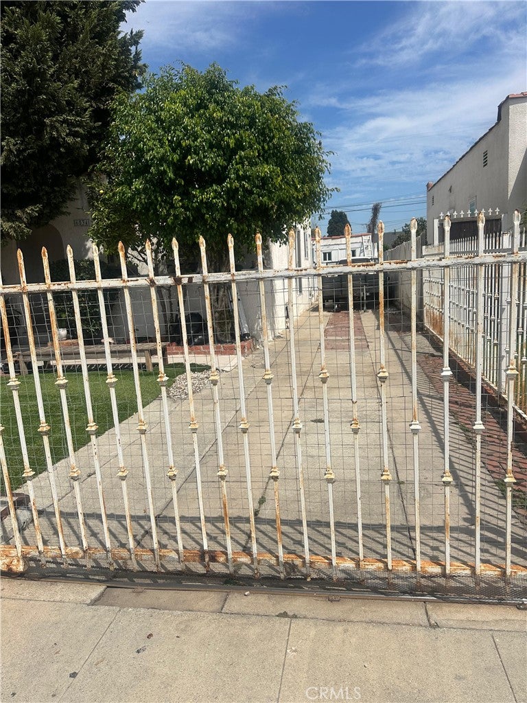 6534 4th AVE, Los Angeles CA 90043