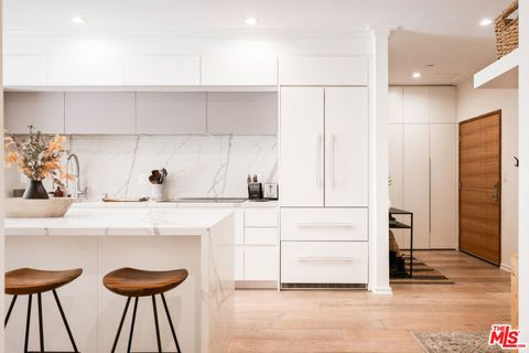 Photo of 132 N Swall Drive #101, Los Angeles, CA 90048 (MLS # 26658495)