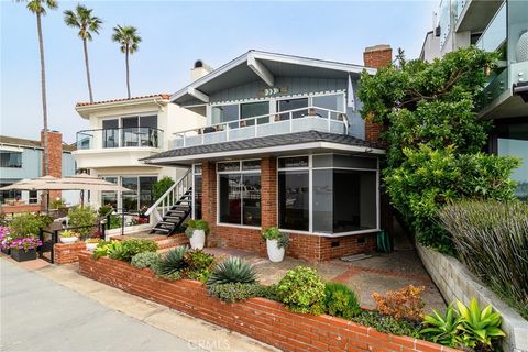 Photo of 302 S Bay Front, Newport Beach, CA 92662 (MLS # NP26016368)