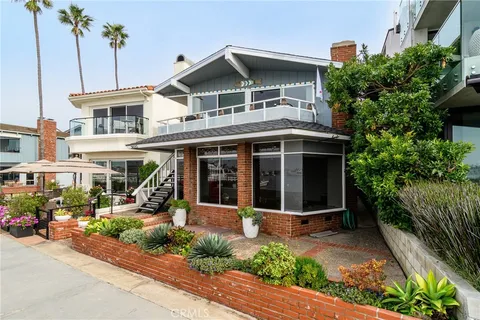 302 S Bay Front, Newport Beach, CA 92662 - MLS#: NP26016368
