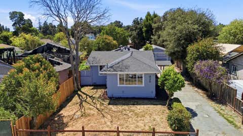 Photo of 430 Garden Street, East Palo Alto, CA 94303 (MLS # ML82059123)