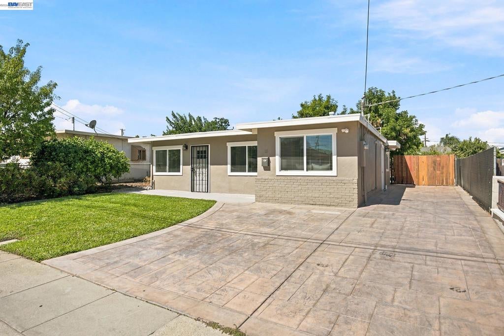15 INLET DRIVE