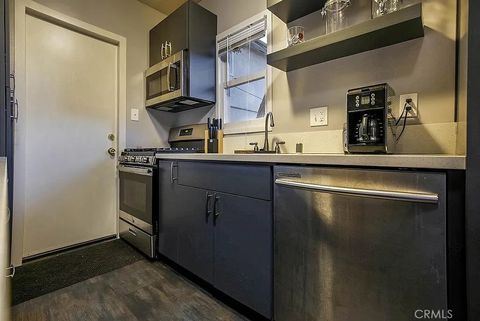 Tiny photo for 3225 E 4th St, Long Beach, CA 90814 (MLS # DW25239711)