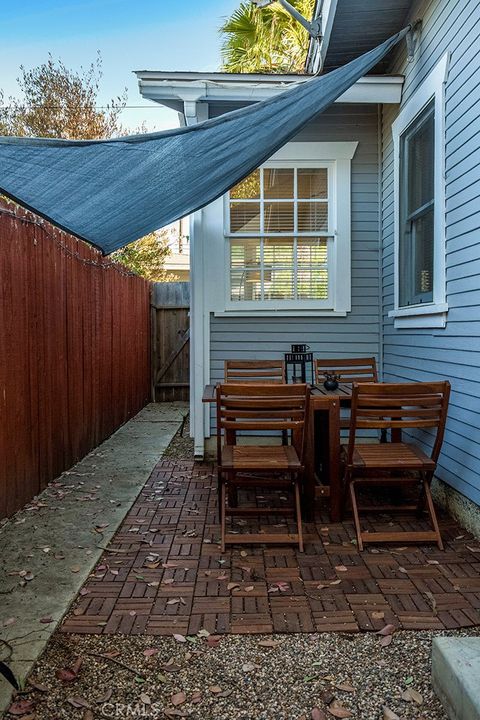 Tiny photo for 3225 E 4th St, Long Beach, CA 90814 (MLS # DW25239711)