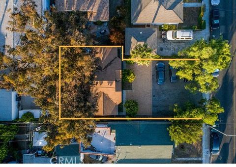 Tiny photo for 3225 E 4th St, Long Beach, CA 90814 (MLS # DW25239711)