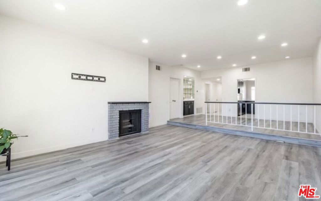 19029 Nordhoff Street 205