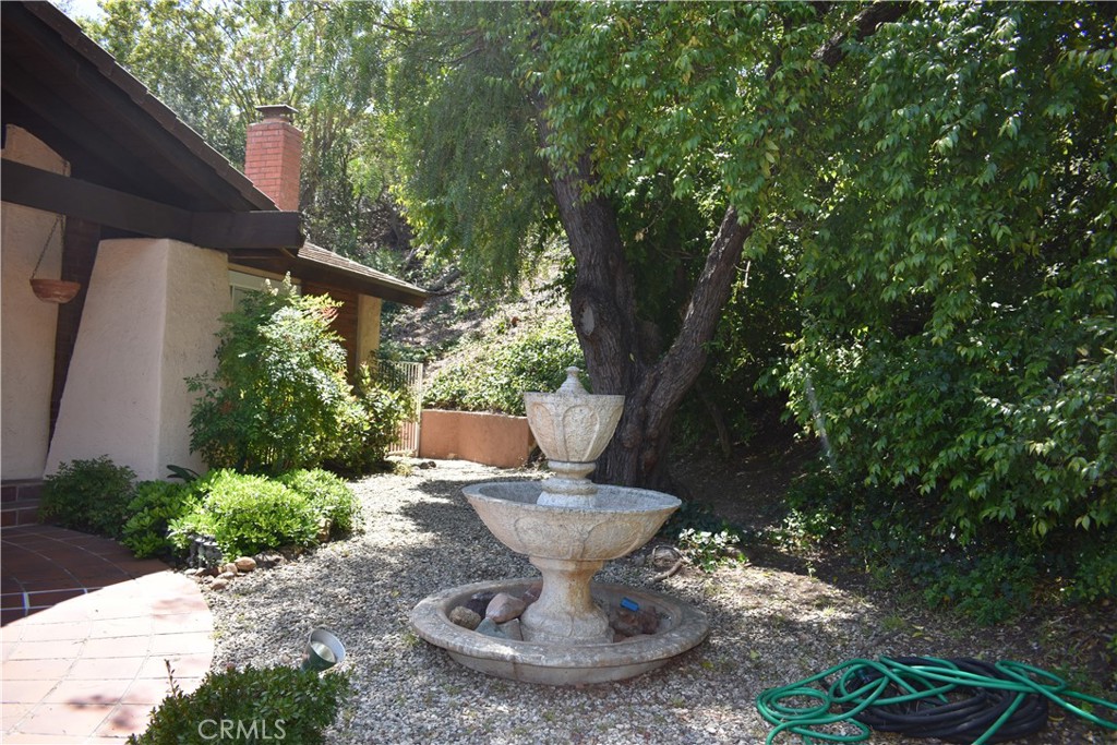2236 Hillsbury Road