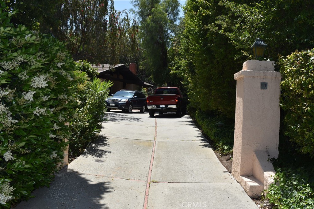2236 Hillsbury Road