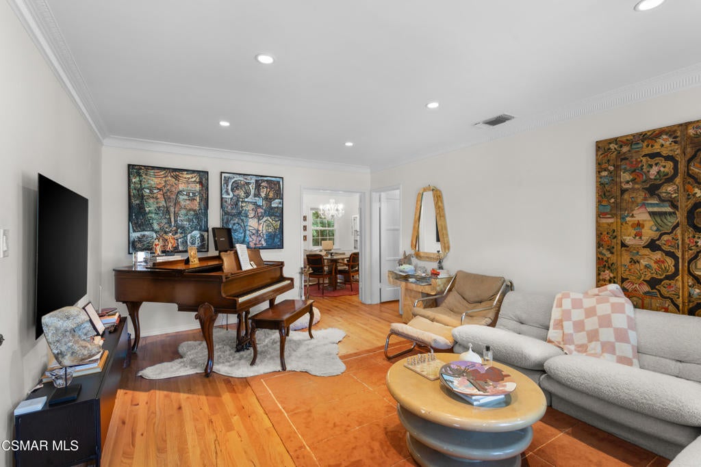 Photo of 15234 Dickens Street #1/4, Sherman Oaks, CA 91403 (MLS # 226003955)