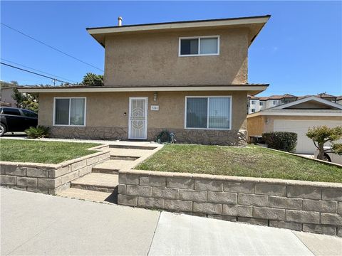 Photo of 3246 Locust Avenue, Long Beach, CA 90807 (MLS # SR25222395)
