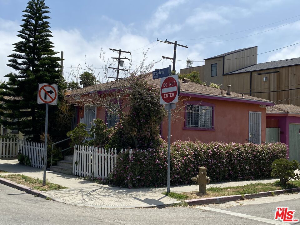 732 Broadway Street