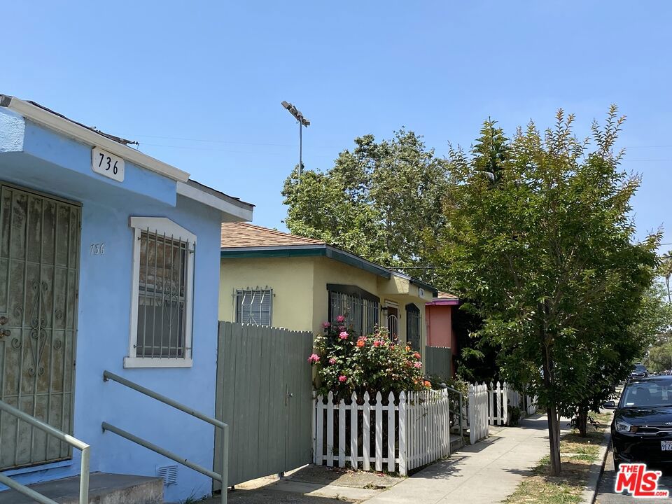 732 Broadway Street