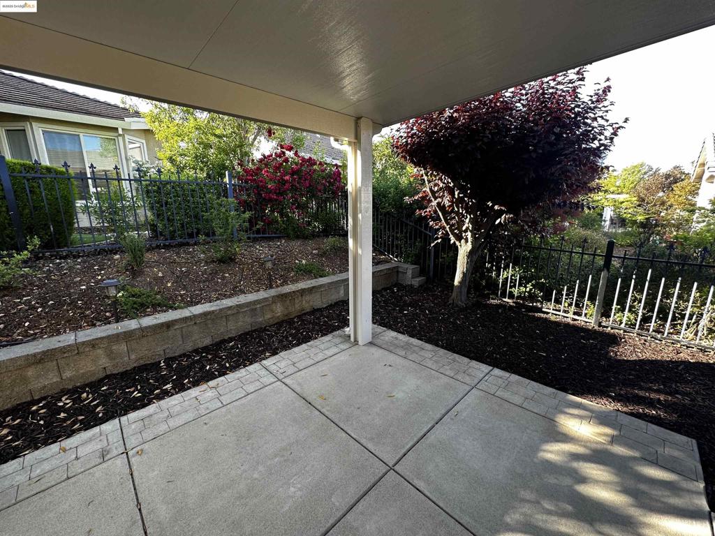 SUMMERET4 - Residential Lease