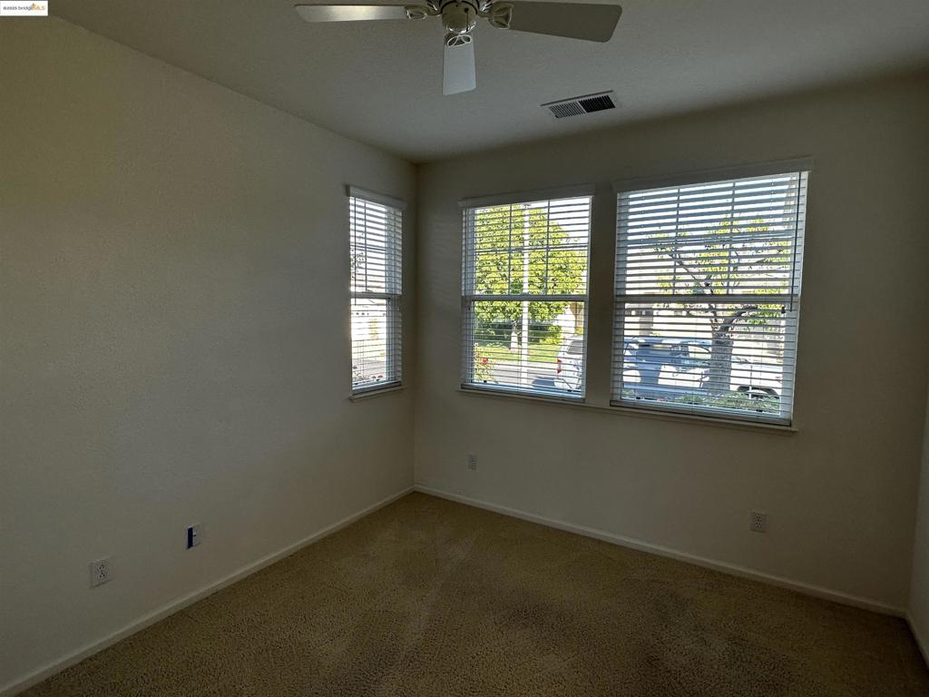 SUMMERET4 - Residential Lease