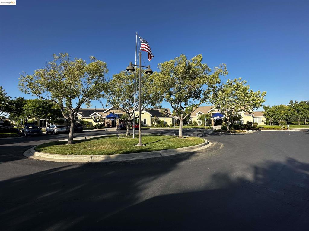 SUMMERET4 - Residential Lease