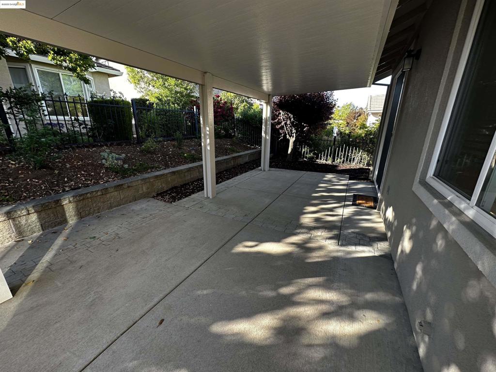 SUMMERET4 - Residential Lease