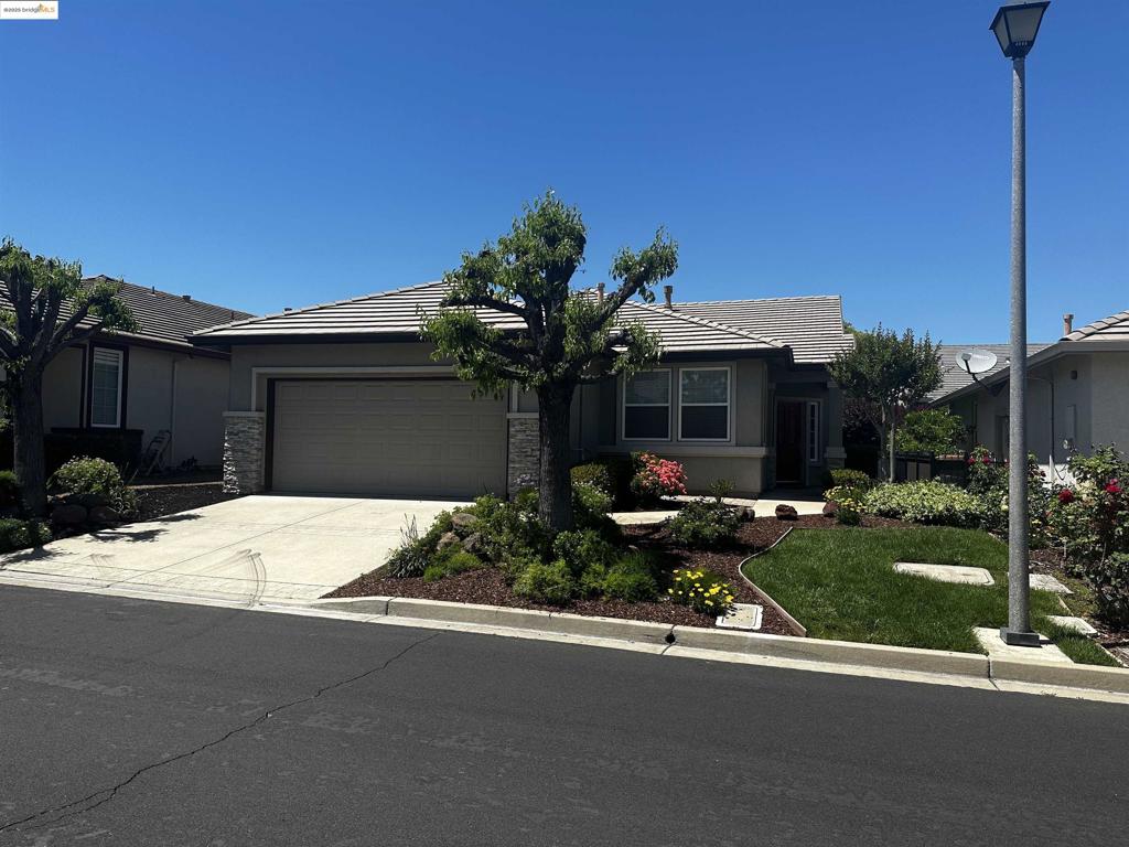 SUMMERET4 - Residential Lease