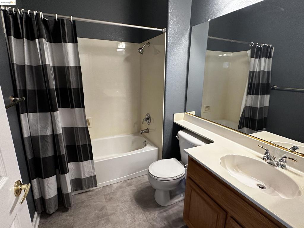 SUMMERET4 - Residential Lease