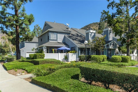 Photo of 338 Monroe Ct CT, Azusa, CA 91702 (MLS # GD26198322)