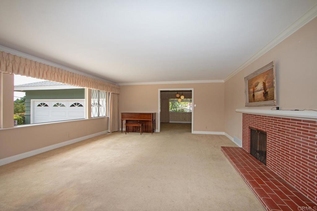 1124 Alta Vista Drive