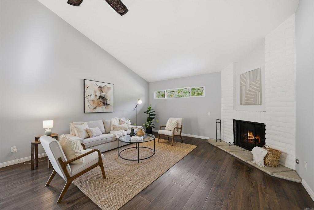 3327 Vivienda Circle