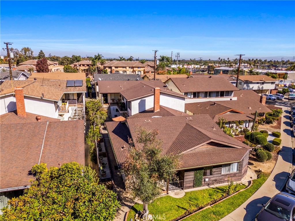 4133 E Mendez