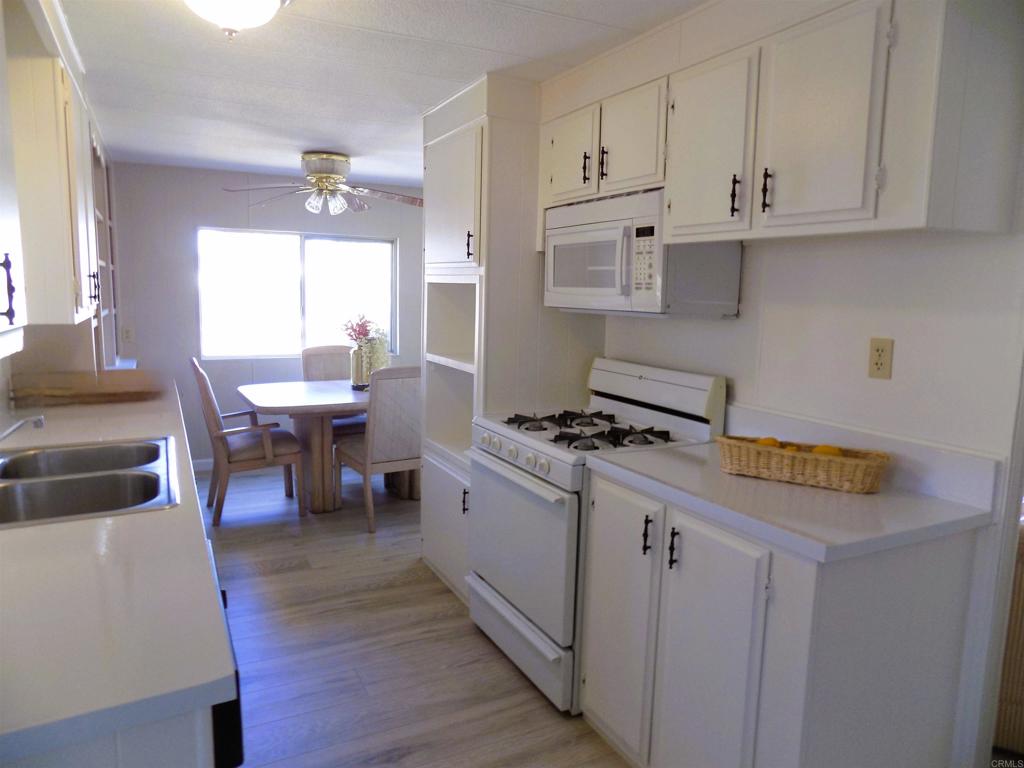 1010 Palm Canyon Drive 94