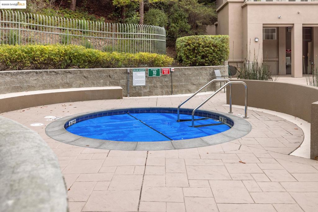 PARKWOOD CONDOS - Residential