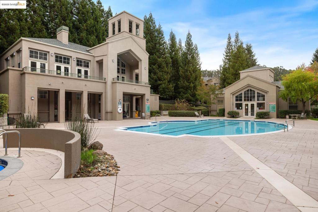 PARKWOOD CONDOS - Residential