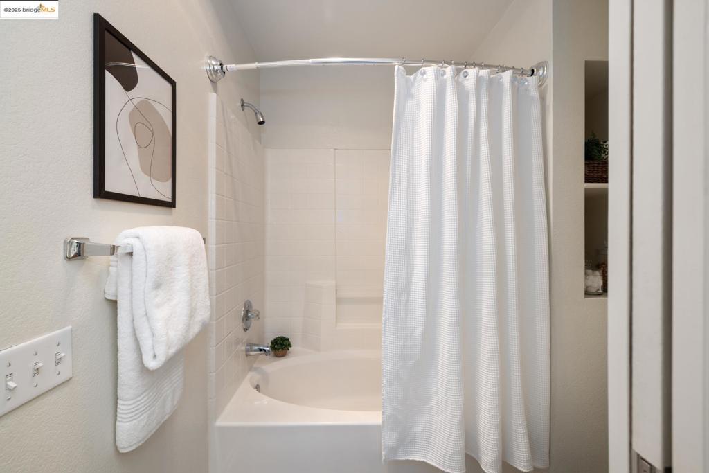 PARKWOOD CONDOS - Residential