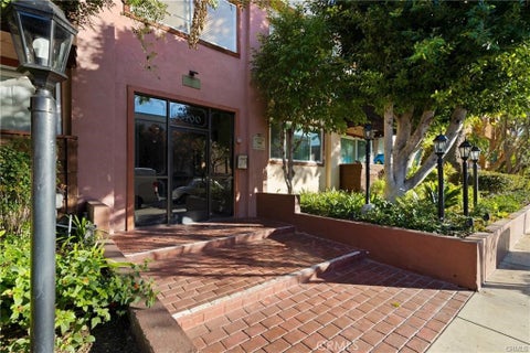 Photo of 5400 Newcastle AVE #56, Encino, CA 91316 (MLS # BB26128212)