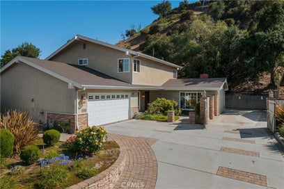 900 Chudleigh Lane Glendale CA 91207