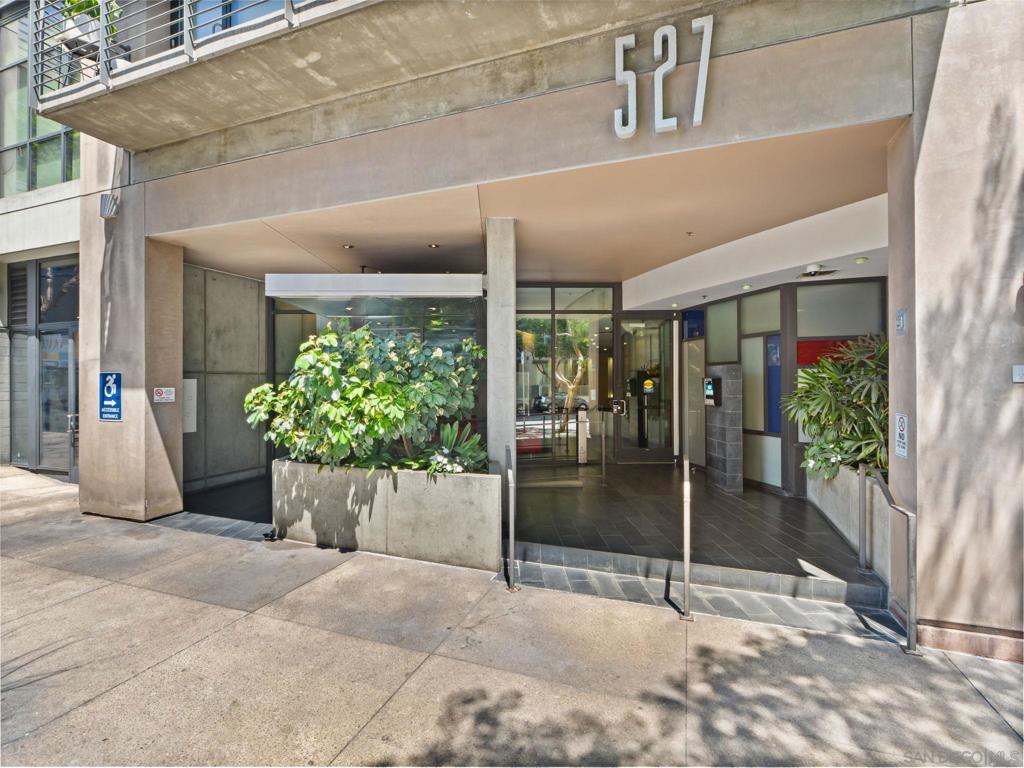 527 10th Ave. 402