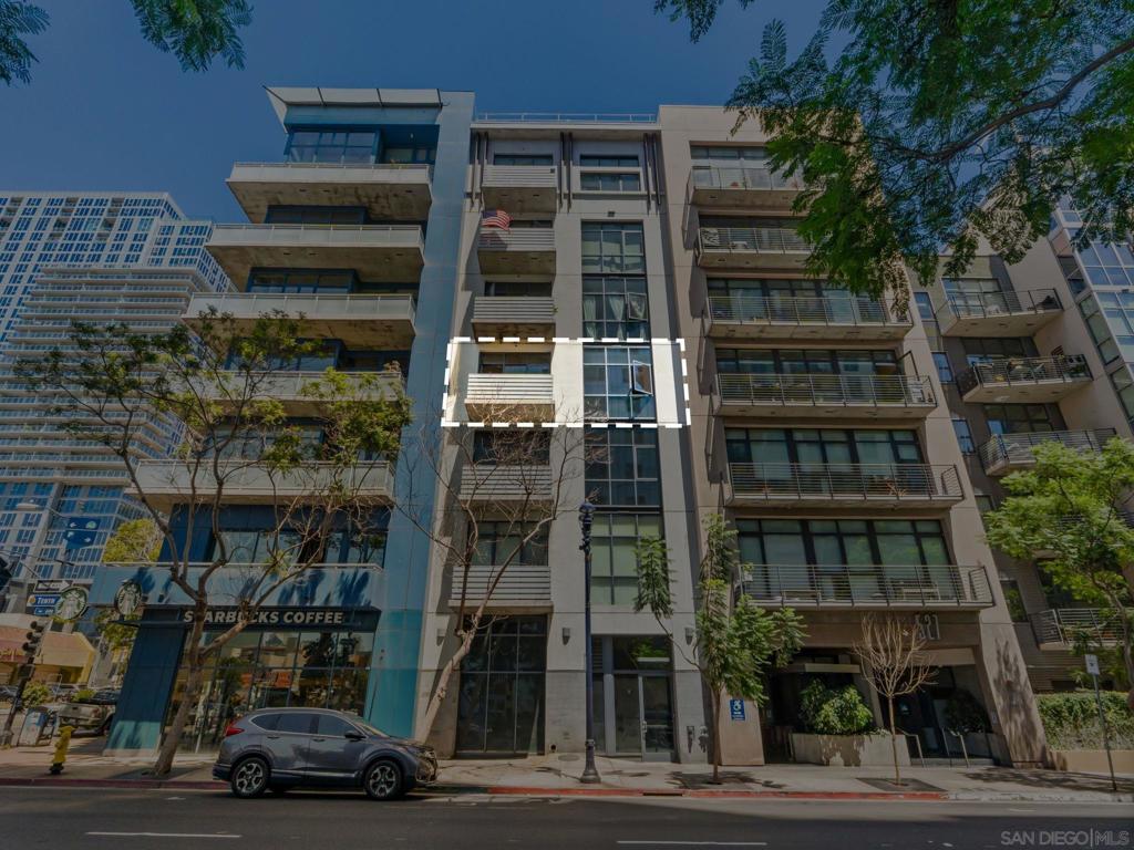 527 10th Ave. AVE 402, San Diego CA 92101