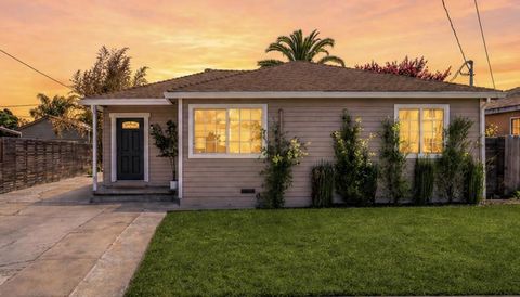 Photo of East Palo Alto, CA 94303 (MLS # ML82044879)