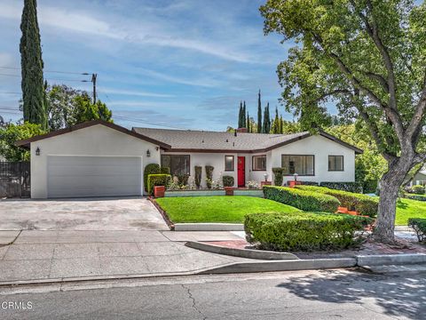 Photo of 1080 Riviera Drive, Pasadena, CA 91107 (MLS # P1-27128)