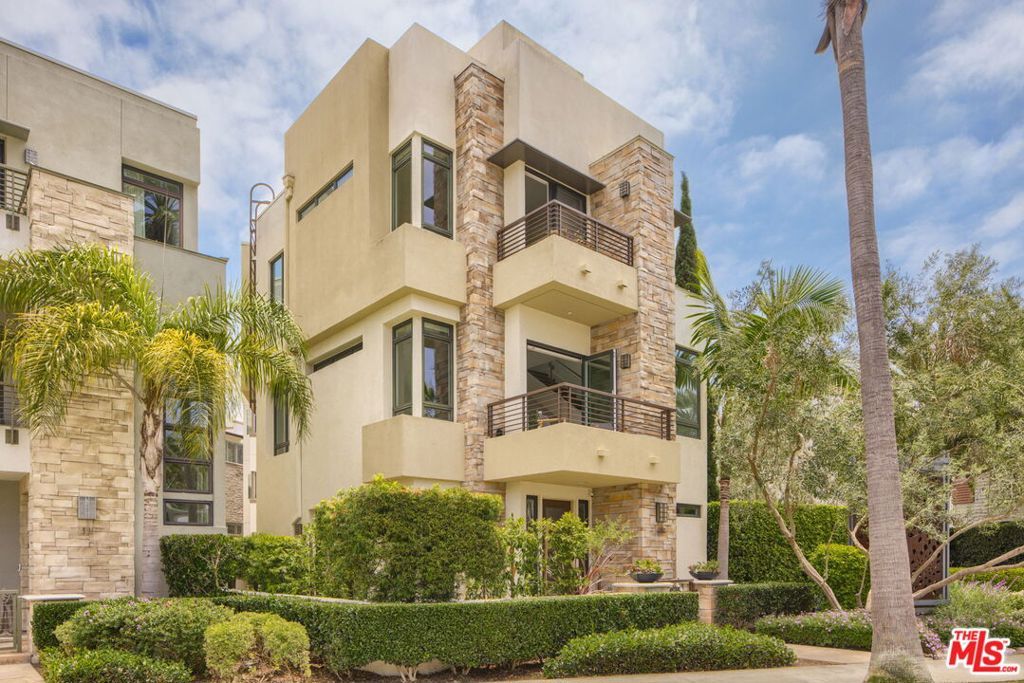 Photo of 12821 N Seaglass Circle, Playa Vista, CA 90094 (MLS # 26848255)